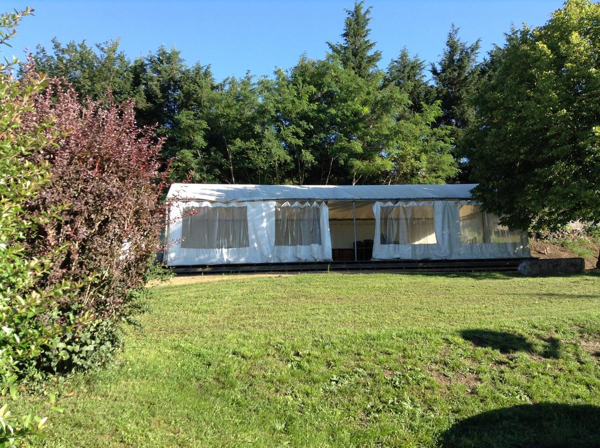 Hôtel La Chaumiere Des Vigneaux à Issoire Extérieur photo